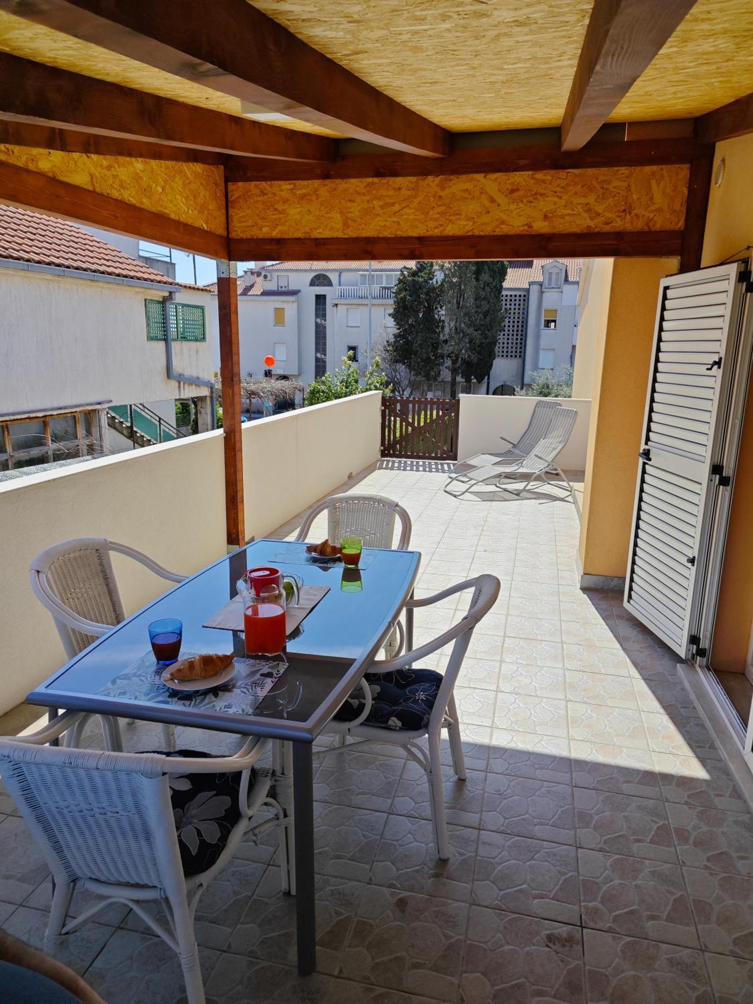 Apartment Paula Kaštela エクステリア 写真